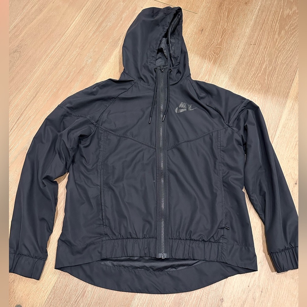 Nike Women’s Sportswear Windrunner Jacket - medium
